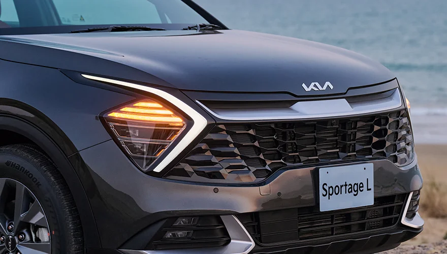 Rhombus-shaped LED headlamps