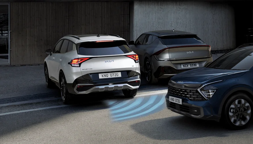 Rear Cross-Traffic Collision-Avoidance Assist (RCCA)