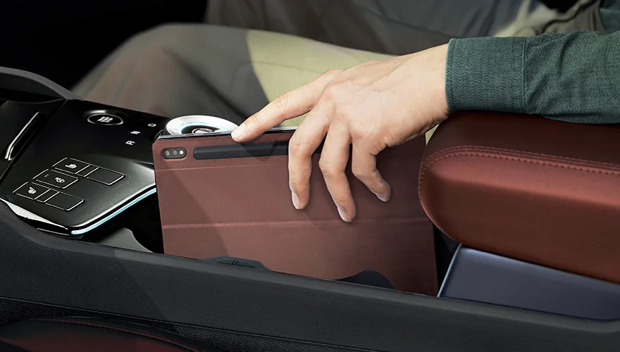 Variable Cup Holders & Multiple Tray