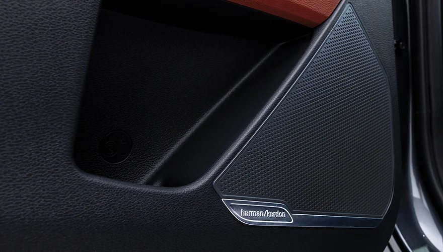 6 Harman Kardon Speakers